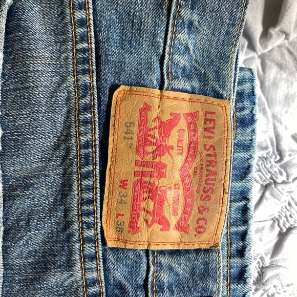 Men’s Levi 541 Jeans - Picture 2 of 5